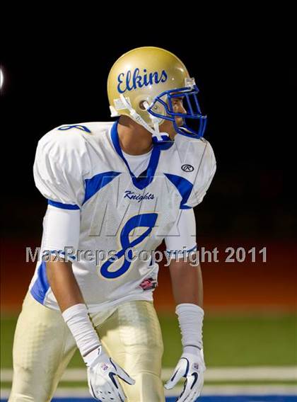 Thumbnail 2 in Dickinson vs Fort Bend Elkins (5A Region 3 Bi-District Playoff) photogallery.
