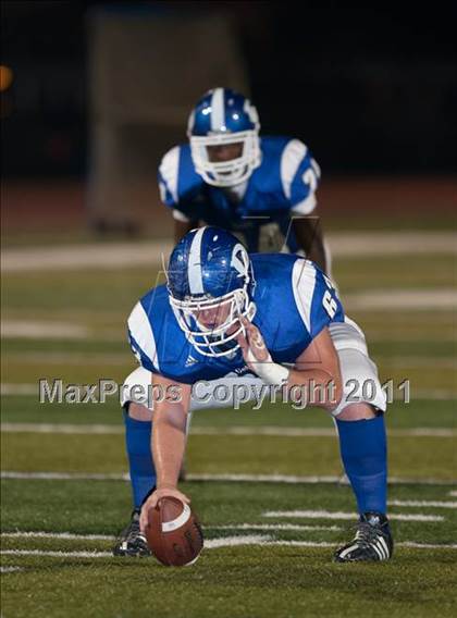 Thumbnail 1 in Dickinson vs Fort Bend Elkins (5A Region 3 Bi-District Playoff) photogallery.