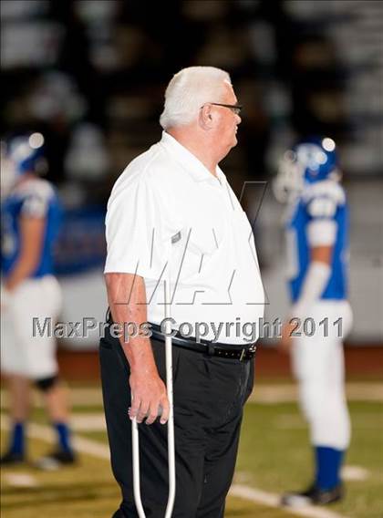 Thumbnail 2 in Dickinson vs Fort Bend Elkins (5A Region 3 Bi-District Playoff) photogallery.