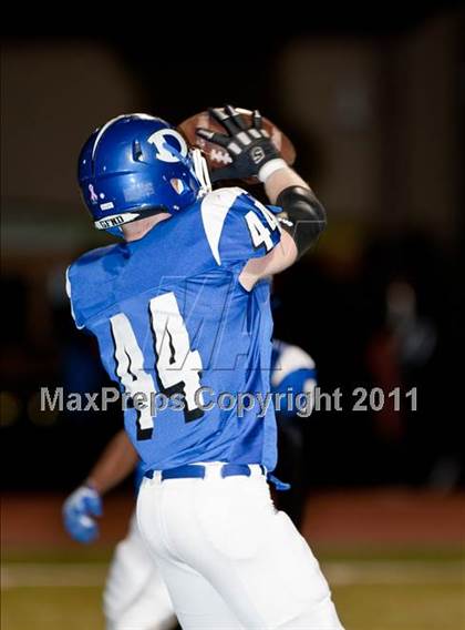 Thumbnail 3 in Dickinson vs Fort Bend Elkins (5A Region 3 Bi-District Playoff) photogallery.