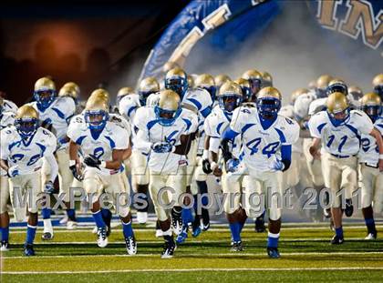 Thumbnail 2 in Dickinson vs Fort Bend Elkins (5A Region 3 Bi-District Playoff) photogallery.