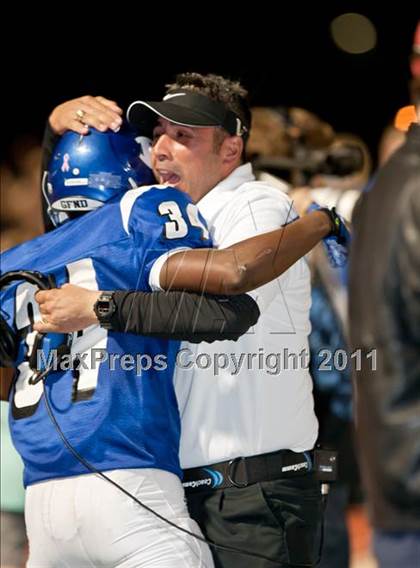 Thumbnail 2 in Dickinson vs Fort Bend Elkins (5A Region 3 Bi-District Playoff) photogallery.