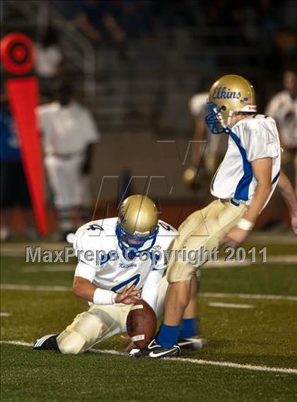 Thumbnail 1 in Dickinson vs Fort Bend Elkins (5A Region 3 Bi-District Playoff) photogallery.