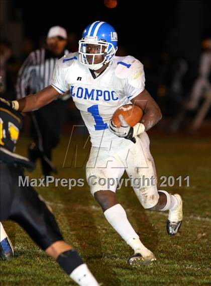 Thumbnail 1 in Lompoc vs. Cabrillo (CIF SS Northwest Division Final) photogallery.