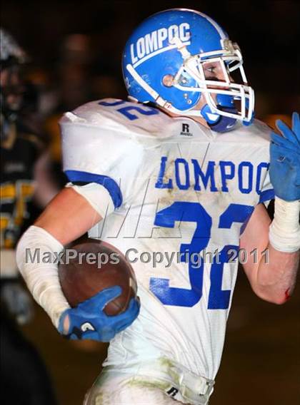 Thumbnail 3 in Lompoc vs. Cabrillo (CIF SS Northwest Division Final) photogallery.