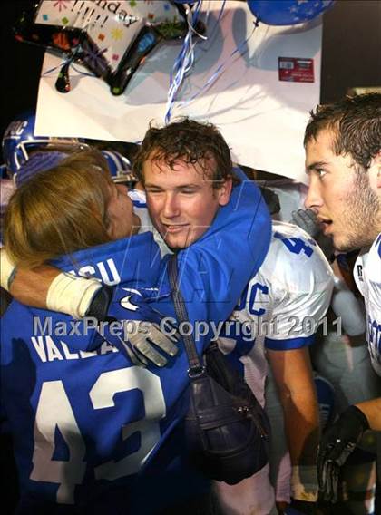 Thumbnail 1 in Lompoc vs. Cabrillo (CIF SS Northwest Division Final) photogallery.
