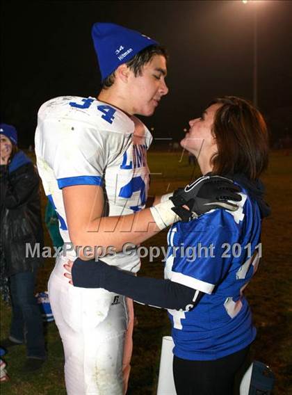 Thumbnail 2 in Lompoc vs. Cabrillo (CIF SS Northwest Division Final) photogallery.