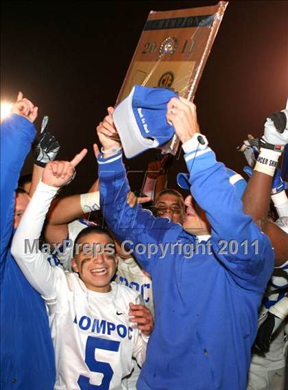 Thumbnail 2 in Lompoc vs. Cabrillo (CIF SS Northwest Division Final) photogallery.