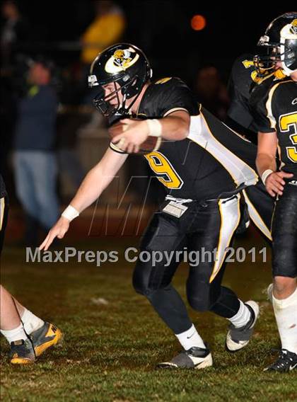 Thumbnail 2 in Lompoc vs. Cabrillo (CIF SS Northwest Division Final) photogallery.