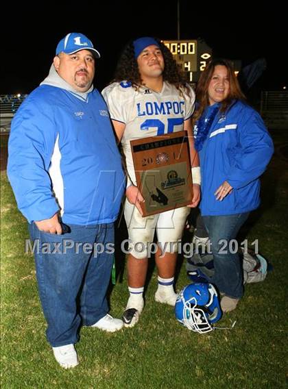 Thumbnail 1 in Lompoc vs. Cabrillo (CIF SS Northwest Division Final) photogallery.