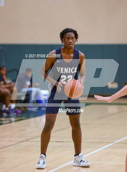Thumbnail 1 in Venice @ Linfield Christian (CIF D4AA Quarterfinal) photogallery.