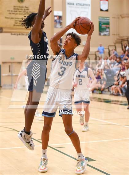 Thumbnail 1 in Venice @ Linfield Christian (CIF D4AA Quarterfinal) photogallery.