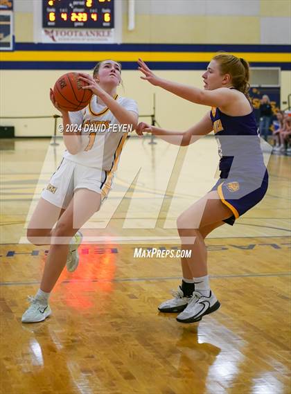 Thumbnail 1 in Kettle Moraine @ New Berlin West photogallery.