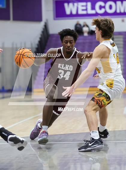 Thumbnail 1 in Roy vs. Elko (Riverton Holiday Tournament) photogallery.
