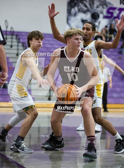 Thumbnail 2 in Roy vs. Elko (Riverton Holiday Tournament) photogallery.