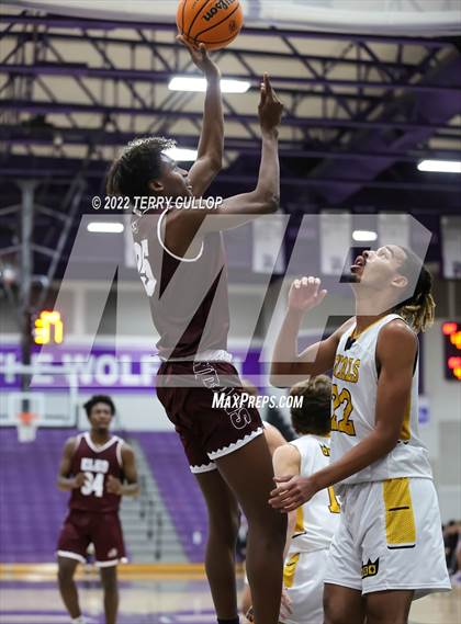 Thumbnail 2 in Roy vs. Elko (Riverton Holiday Tournament) photogallery.