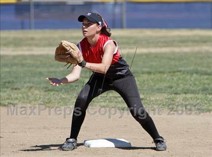 Thumbnail 2 in Harvard-Westlake @ Notre Dame photogallery.