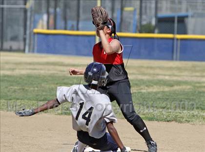Thumbnail 2 in Harvard-Westlake @ Notre Dame photogallery.