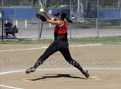 Thumbnail 3 in Harvard-Westlake @ Notre Dame photogallery.