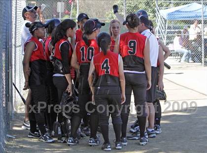 Thumbnail 1 in Harvard-Westlake @ Notre Dame photogallery.