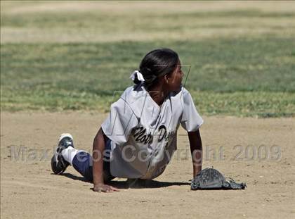 Thumbnail 2 in Harvard-Westlake @ Notre Dame photogallery.