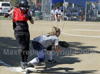 Thumbnail 3 in Harvard-Westlake @ Notre Dame photogallery.