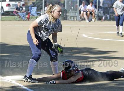 Thumbnail 2 in Harvard-Westlake @ Notre Dame photogallery.