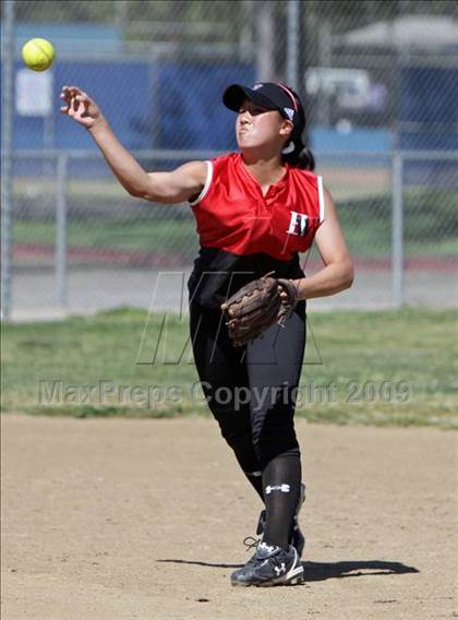 Thumbnail 2 in Harvard-Westlake @ Notre Dame photogallery.
