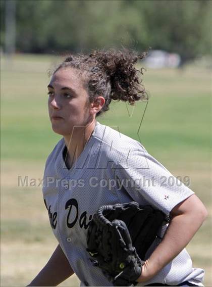 Thumbnail 3 in Harvard-Westlake @ Notre Dame photogallery.