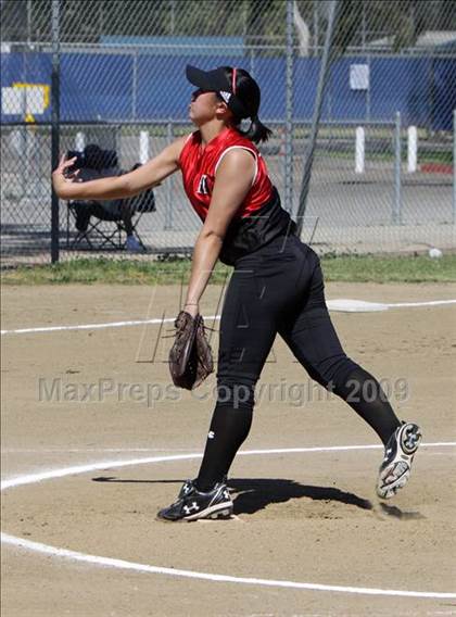 Thumbnail 2 in Harvard-Westlake @ Notre Dame photogallery.