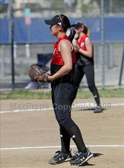 Thumbnail 3 in Harvard-Westlake @ Notre Dame photogallery.