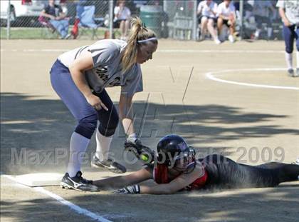 Thumbnail 1 in Harvard-Westlake @ Notre Dame photogallery.