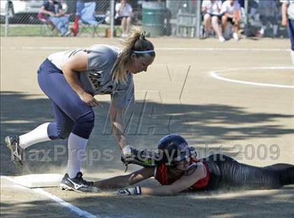 Thumbnail 3 in Harvard-Westlake @ Notre Dame photogallery.