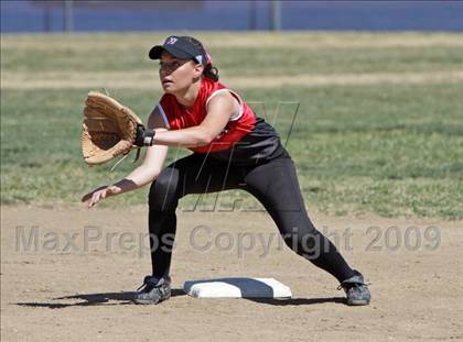 Thumbnail 3 in Harvard-Westlake @ Notre Dame photogallery.