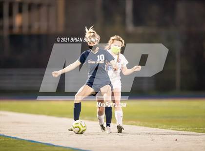 Thumbnail 3 in Chief Sealth @ Eastside Catholic photogallery.