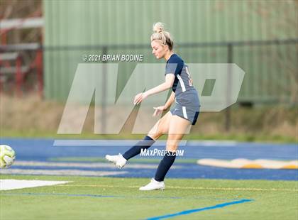 Thumbnail 3 in Chief Sealth @ Eastside Catholic photogallery.