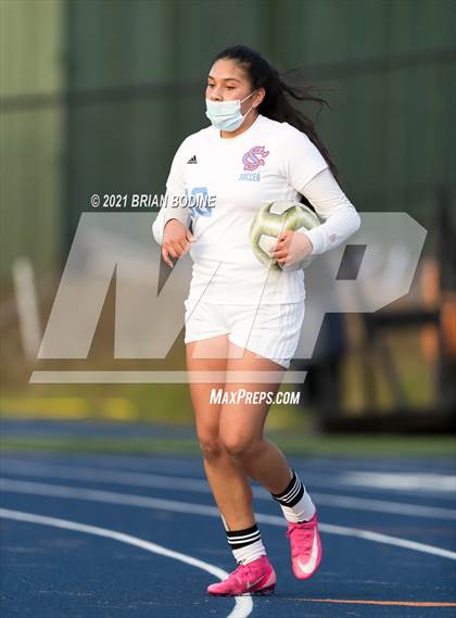 Thumbnail 3 in Chief Sealth @ Eastside Catholic photogallery.