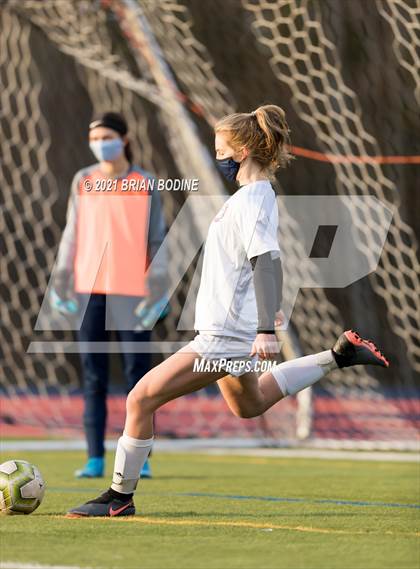 Thumbnail 2 in Chief Sealth @ Eastside Catholic photogallery.