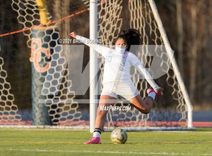Thumbnail 2 in Chief Sealth @ Eastside Catholic photogallery.