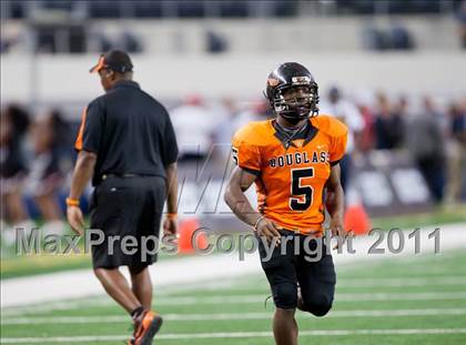 Thumbnail 2 in DeSoto vs. Douglass (Kirk Herbstreit National Kickoff Classic) photogallery.