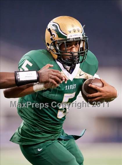 Thumbnail 2 in DeSoto vs. Douglass (Kirk Herbstreit National Kickoff Classic) photogallery.