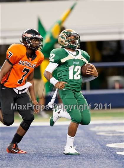 Thumbnail 2 in DeSoto vs. Douglass (Kirk Herbstreit National Kickoff Classic) photogallery.