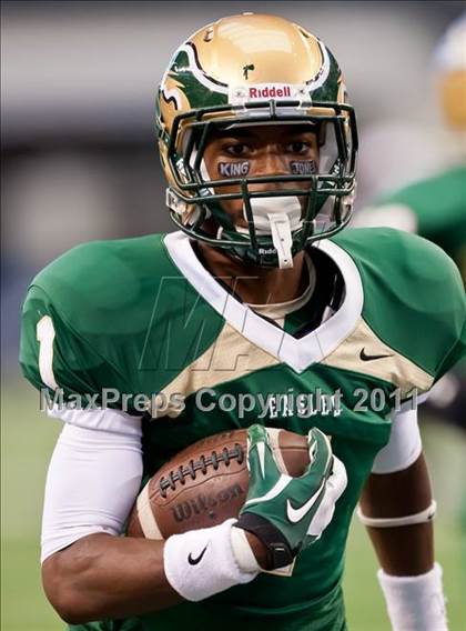 Thumbnail 1 in DeSoto vs. Douglass (Kirk Herbstreit National Kickoff Classic) photogallery.