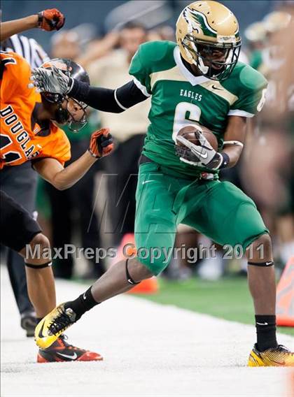 Thumbnail 3 in DeSoto vs. Douglass (Kirk Herbstreit National Kickoff Classic) photogallery.