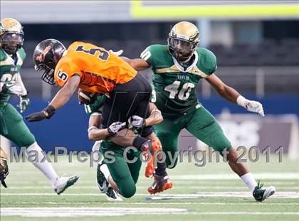 Thumbnail 2 in DeSoto vs. Douglass (Kirk Herbstreit National Kickoff Classic) photogallery.