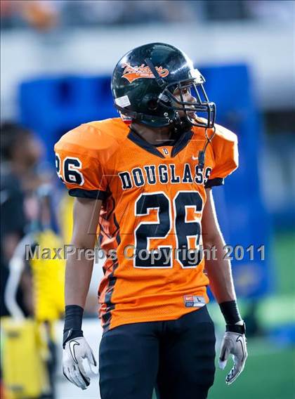 Thumbnail 3 in DeSoto vs. Douglass (Kirk Herbstreit National Kickoff Classic) photogallery.