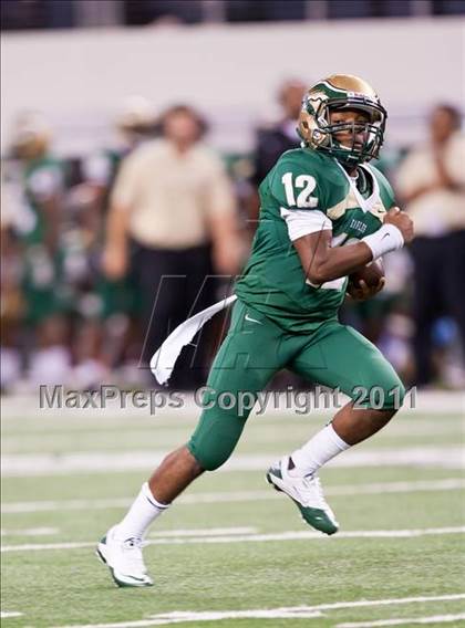Thumbnail 1 in DeSoto vs. Douglass (Kirk Herbstreit National Kickoff Classic) photogallery.