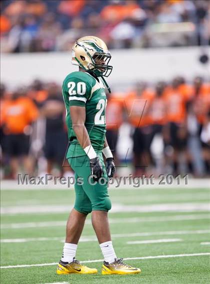 Thumbnail 3 in DeSoto vs. Douglass (Kirk Herbstreit National Kickoff Classic) photogallery.