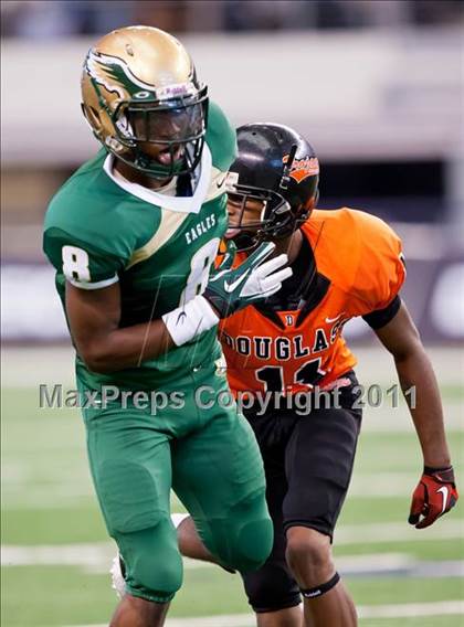Thumbnail 1 in DeSoto vs. Douglass (Kirk Herbstreit National Kickoff Classic) photogallery.
