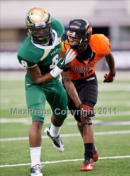 Thumbnail 3 in DeSoto vs. Douglass (Kirk Herbstreit National Kickoff Classic) photogallery.